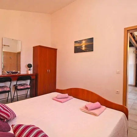 With Pool In Liznjan-istrien 44034 Villa