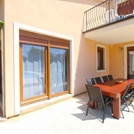 With Pool In Liznjan-istrien 44034 Villa *