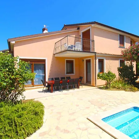 Villa With Pool In Liznjan-istrien 44034