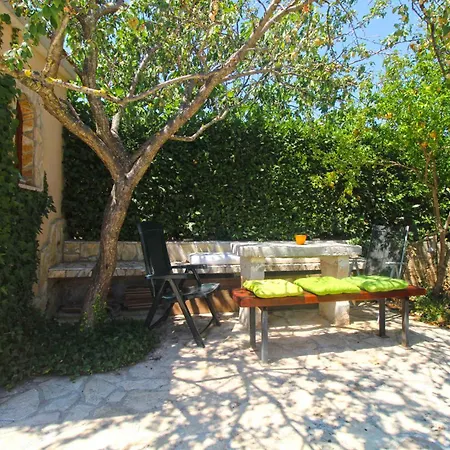 With Pool In Liznjan-istrien 44034 Villa *