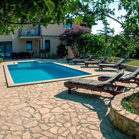 With Pool In Liznjan-istrien 44034 Villa Ližnjan