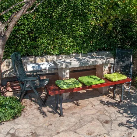 Villa With Pool In Liznjan-istrien 44034