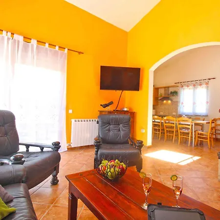 With Pool In Liznjan-istrien 44034 Villa *