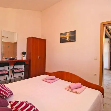 With Pool In Liznjan-istrien 44034 Villa *